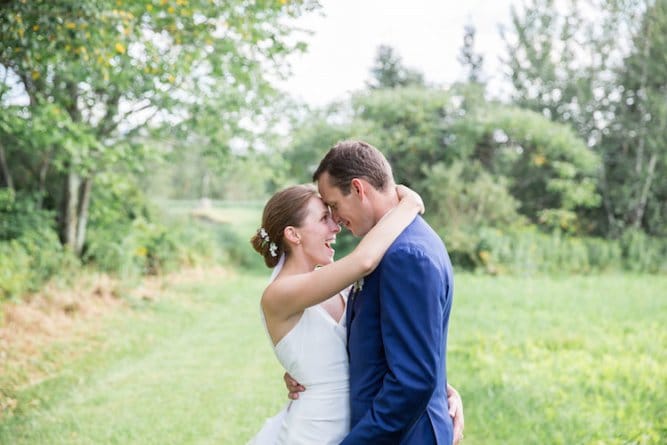 hannah-marsh-vt-rustic-wedding-taylor-dunn-34