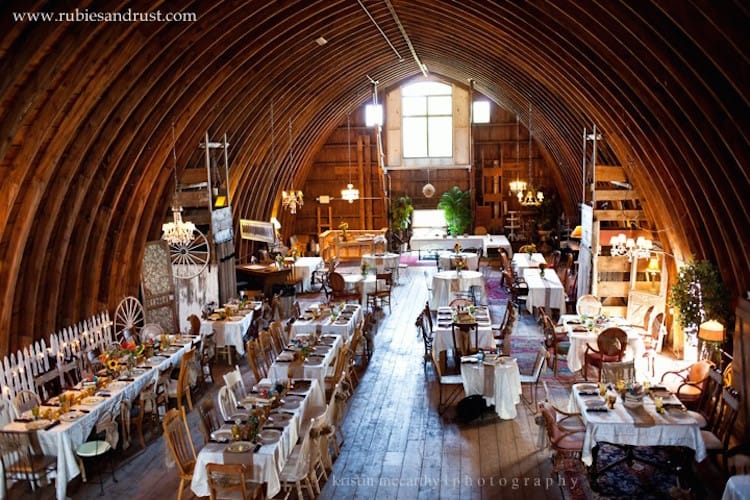 rubies-rust-barn-ready-for-the-reception