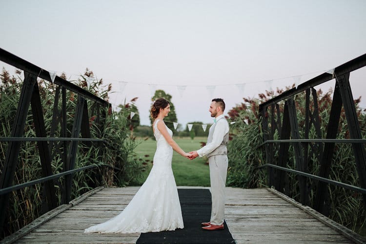 adobebridgebatchrenametemp11canada_rustic-barn-wedding_13