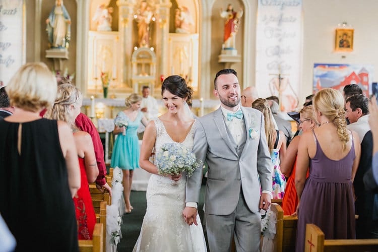 canada_rustic-barn-wedding_10