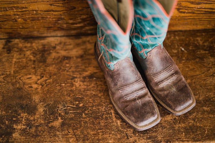 canada_rustic-barn-wedding_18