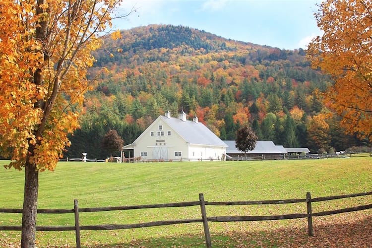 vermont-barn-wedding-venue-riverside-farm