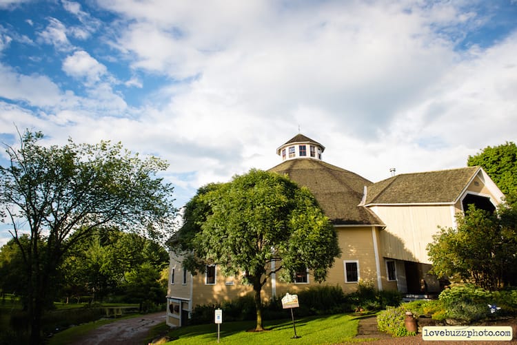 vermont-barn-wedding-venue-round-barn1