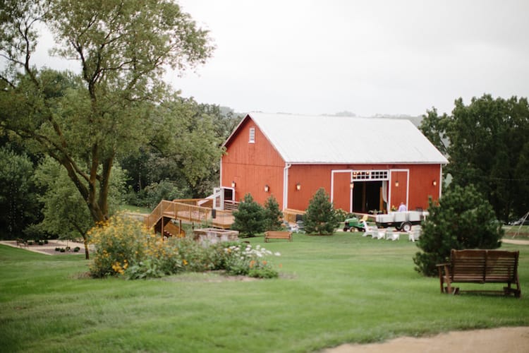 wisconsin-barn-wedding-venue-bridle-gardens