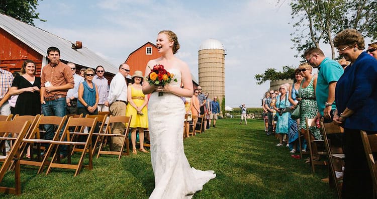 wisconsin-barn-wedding-venue-farmin-bettys1